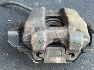 суппорт передний левый BMW 4 серия F32/F33 F32 2015, 2.0 л., N47 D20 C, дизель, АКПП, 475, купе, правый руль