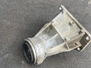 кронштейн полуоси BMW 5 серия F07/F10/F11 F10 2011, 3.5 л., бензин, АКПП, седан, 7578653