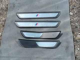 комплект накладок на пороги (внутренние) BMW 6 серия F12/F13 [рестайлинг] F06 2016, 4.0 л., дизель, АКПП, красный, седан, задний привод, правый руль