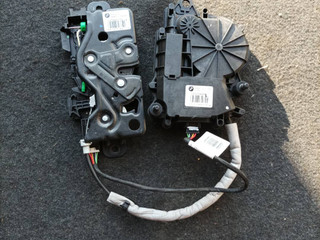 замок багажника BMW X2 F39 2018, 2.0 л., i, B48 A20 A, бензин, АКПП, внедорожник 5 дв., передний привод, правый руль, 7423848, 7464411