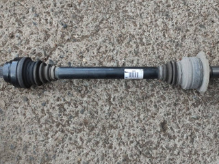 полуось задняя (приводной вал, ШРУС) BMW 5 серия F07/F10/F11 F10 2011, 3.0 л., N57 D30 A, дизель, МКПП, седан, задний привод, 7581015