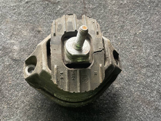 подушка крепления двигателя BMW 3 серия E90/E91/E92/E93 [рестайлинг] E92 2008, 3.0 л., D, M57 D30 (306D3), дизель, МКПП, черный, купе, задний привод, правый руль, 6774619
