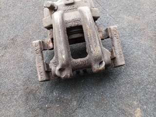 суппорт задний правый BMW 3 серия F30/F31/F34 F30 2012, 2.0 л., N20 B20 A, бензин, АКПП, черный, седан, задний привод, правый руль