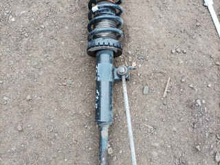 амортизатор передний правый BMW 5 серия F07/F10/F11 F10 2011, 3.0 л., N57 D30 A, дизель, МКПП, седан, задний привод