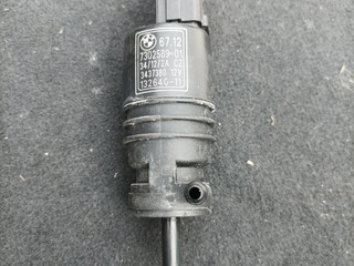 насос (моторчик) омывателя стекла BMW 3 серия F30/F31/F34 F30 2012, 2.0 л., N20 B20 A, бензин, АКПП, черный, седан, задний привод, правый руль, 7302589