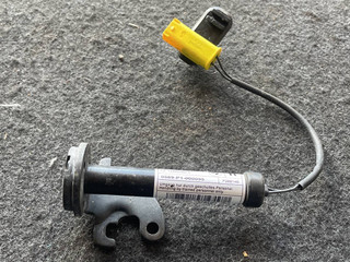пиропатрон петли капота BMW 6 серия F06/F12/F13 F06 2014, 4.0 л., дизель, a300, седан, 7263056