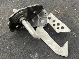 замок капота BMW 5 серия F07/F10/F11 F10 2011, 3.0 л., N57 D30 A, дизель, МКПП, седан, задний привод, 7183763