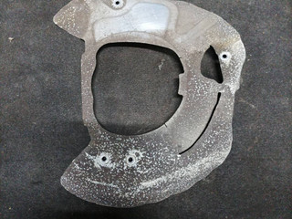 защитный кожух тормозного механизма BMW X5 E70 2008, 3.5 л., D, M57D30 (306D5), дизель, АКПП, 475, внедорожник 5 дв., полный привод, правый руль, 6857977