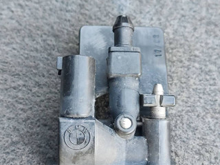 форсунка омывателя лобового стекла BMW X5 E70 2008, 3.5 л., D, M57D30 (306D5), дизель, АКПП, 475, внедорожник 5 дв., полный привод, правый руль