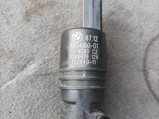 насос (моторчик) омывателя стекла BMW 5 серия F10/F11 [рестайлинг] F10 2014, 2.0 л., N47 D20 C, дизель, МКПП, седан, задний привод, 6934160