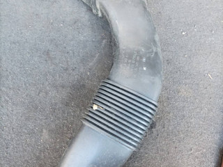патрубок воздушного фильтра BMW 5 серия F10/F11 [рестайлинг] F10 2015, 3.0 л., N57 D30 A, дизель, АКПП, 416, седан, задний привод, правый руль, 8513454