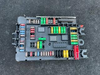 блок предохранителей BMW X5 F15 2016, 3.0 л., N57 D30 A, дизель, АКПП, a52, внедорожник 5 дв., полный привод, правый руль, 9360372