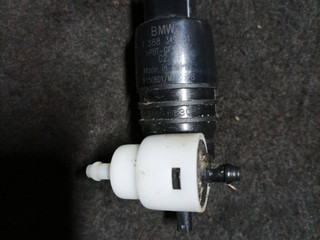 насос (моторчик) омывателя стекла BMW X5 F15 2016, 3.0 л., N57 D30 A, дизель, АКПП, a52, внедорожник 5 дв., полный привод, правый руль, 7388349