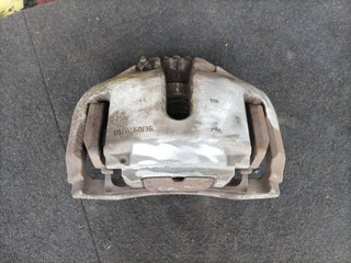 суппорт передний левый BMW 7 серия F01/F02 [рестайлинг] F02 2014, 3.0 л., N57 D30 A, дизель, АКПП, серый, седан, задний привод, правый руль