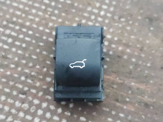 кнопка открытия багажника BMW X5 F15 2016, 3.0 л., N57 D30 A, дизель, АКПП, a52, внедорожник 5 дв., полный привод, правый руль, 9318704