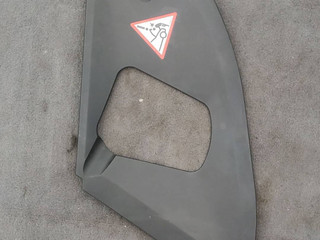 планка под капот BMW 7 серия F01/F02 F01 2009, 4.0 л., дизель, АКПП, imperial-blau brillant metallic, седан, задний привод, правый руль
