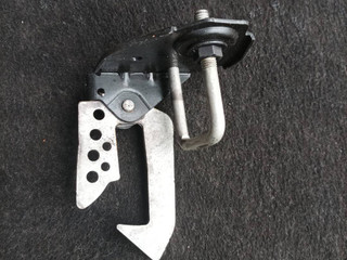 замок капота BMW 5 серия F07/F10/F11 2011, 3.0 л., N57 D30 A, дизель, АКПП, хетчбэк 5 дв., задний привод, правый руль, 7183764