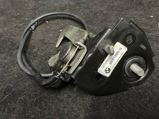 замок капота BMW 7 серия F01/F02 F01 2009, 4.0 л., дизель, АКПП, imperial-blau brillant metallic, седан, задний привод, правый руль, 7183764