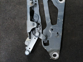 петля капота левая BMW 5 серия F07/F10/F11 2011, 3.0 л., N57 D30 A, дизель, АКПП, хетчбэк 5 дв., задний привод, правый руль, 7046323