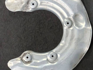 защитный кожух тормозного механизма BMW X3 G01 2021, 2.0 л., B47 D20 B, дизель, АКПП, 475 black-sapphire metallic, внедорожник 5 дв., полный привод, правый руль, 6870531