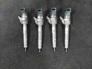форсунка BMW 5 серия F10/F11 [рестайлинг] 2013, 2.0 л., дизель, АКПП, седан, 7810702, 04451105595