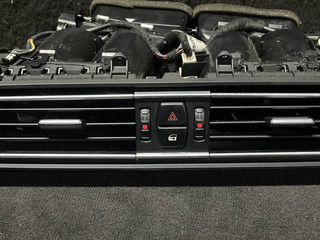 дефлектор обдува салона BMW 7 серия F01/F02 F01 2009, 3.0 л., N57 D30 A, дизель, АКПП, седан, задний привод, правый руль, 9115860