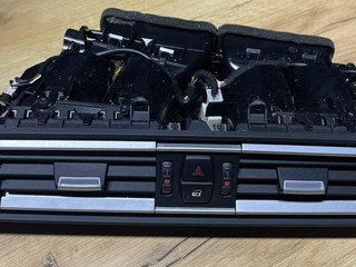 дефлектор обдува салона BMW 7 серия F01/F02 F01 2009, 3.0 л., дизель, правый руль, 9115860