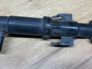 форсунка омывателя фары правая BMW 7 серия F01/F02 2009, 3.0 л., дизель, АКПП, седан, задний привод, 7149886