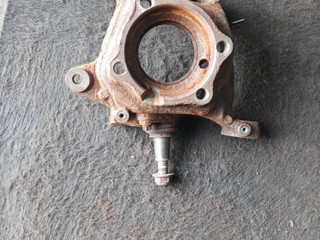 кулак поворотный правый BMW X3 F25 2014, 2.0 л., N47 D20 C, дизель, МКПП, 475, внедорожник 5 дв., полный привод, правый руль