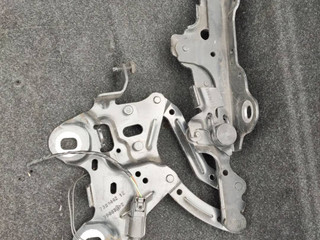петля капота правая BMW X1 F48 2016, 1.8 л., дизель, 6МКПП, 668, внедорожник 5 дв., полный привод, правый руль, 7329442
