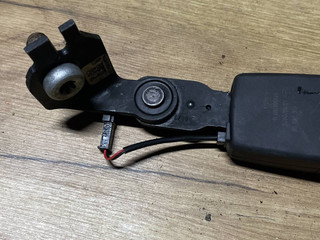 замок ремня безопасности BMW 1 серия F40 2020, 1.5 л., i, B38 A15 A, бензин, АКПП, b39, хетчбэк 5 дв., задний привод, правый руль, 7456285