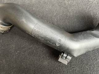 патрубок интеркулера BMW 7 серия F01/F02 F02 2008, 3.0 л., N54 B30 A, бензин, АКПП, 475, седан, задний привод, правый руль, 7582314