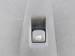 кнопка стеклоподъемника двери задней правой BMW 1 серия F40 2022, 1.6 л., дизель, АКПП, 475, хетчбэк 5 дв., передний привод, правый руль, 7950756, 7480262