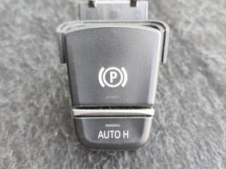 кнопка ручного тормоза (ручника) BMW 5 серия G30/G31 G30 2018, 2.0 л., B48 B20 A, бензин, АКПП, синий, седан, задний привод, правый руль, 61319109311, 9109311