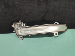 повторитель поворотов BMW 3 серия F30/F31/F34 F30 2012, 3.5 л., i, бензин, АКПП, седан, задний привод, 7280772