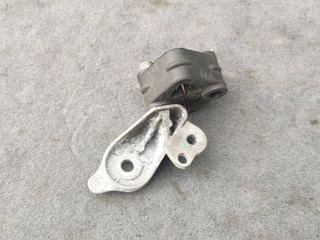 кронштейн глушителя BMW M8 F91/92 F91 2020, 4.4 л., i, S63 B44 B, бензин, АКПП, 490, кабриолет, полный привод, правый руль, 7616850, 8599159