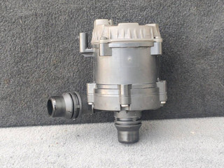 насос антифриза дополнительный BMW M8 F91/92 F91 2020, 4.4 л., i, S63 B44 B, бензин, АКПП, 490, кабриолет, полный привод, правый руль, 8638237