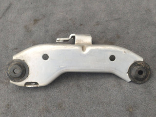 кронштейн (крепление) BMW M8 F91/92 F91 2020, 4.4 л., i, S63 B44 B, бензин, АКПП, 490, кабриолет, полный привод, правый руль, 7357220