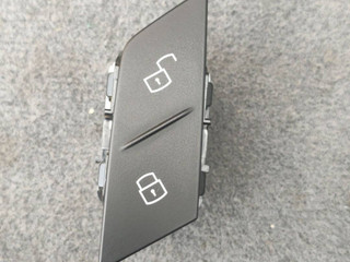 кнопка центрального замка BMW M8 F91/92 F91 2020, 4.4 л., i, S63 B44 B, бензин, АКПП, 490, кабриолет, полный привод, правый руль, 7950561
