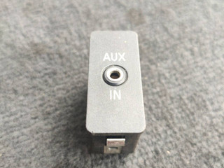 разъем AUX / USB BMW X3 E83 [рестайлинг] E83 2007, 3.5 л., M57D30 (306D5), дизель, АКПП, внедорожник 5 дв., полный привод, правый руль, 6930561