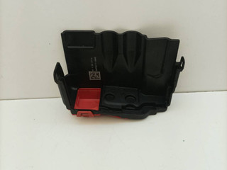 крышка клеммы аккумулятора BMW M8 F91/92 F91 2020, 4.4 л., i, S63 B44 B, бензин, АКПП, 490, кабриолет, полный привод, правый руль, 9340277