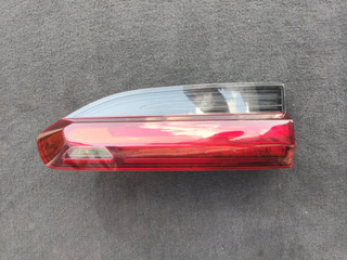 фонарь крышки багажника правый BMW X4 M F98 2019, 3.0 л., S58B30A, бензин, АКПП, внедорожник 5 дв., полный привод, правый руль, 63217433798, 7433798