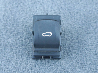 кнопка открытия багажника BMW X4 M F98 2019, 3.0 л., S58B30A, бензин, АКПП, внедорожник 5 дв., полный привод, правый руль, 9327029