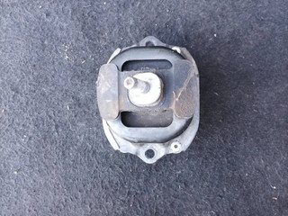 подушка крепления двигателя BMW X5 F15 (2013 - 2018), 4.0 л., гибрид, АКПП, a52, внедорожник 5 дв., полный привод, правый руль, 6864336
