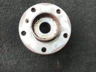 ступица передняя BMW X5 F15 (2013 - 2018), 4.0 л., гибрид, АКПП, a52, внедорожник 5 дв., полный привод, правый руль