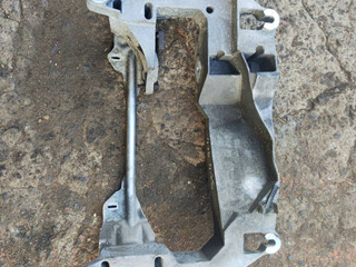 кронштейн КПП BMW X5 F15 (2013 - 2018), 4.0 л., гибрид, АКПП, a52, внедорожник 5 дв., полный привод, правый руль, 22316872913, 6872913