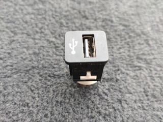 разъем AUX / USB BMW 2 серия F44 2020, 1.5 л., i, B38 A15 A, бензин, АКПП, седан, передний привод, 9229294