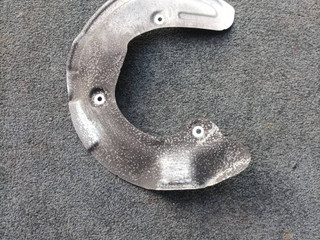 защитный кожух тормозного механизма BMW 2 серия F44 2020, 1.5 л., i, B38 A15 A, бензин, АКПП, седан, передний привод, 6869780