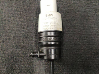 насос (моторчик) омывателя стекла BMW 2 серия F44 2020, 1.5 л., i, B38 A15 A, бензин, АКПП, седан, передний привод, 7298309, 67127298309