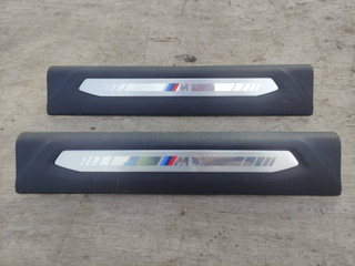 комплект накладок на пороги (внутренние) BMW 1 серия F40 2020, 1.5 л., i, B38 A15 A, бензин, АКПП, b39, хетчбэк 5 дв., задний привод, правый руль, 7469183
